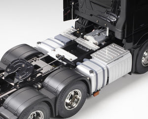 Tamiya Mercedes-Benz Actros 3363 6X4 Gigaspace 1/14 RC Semi Truck